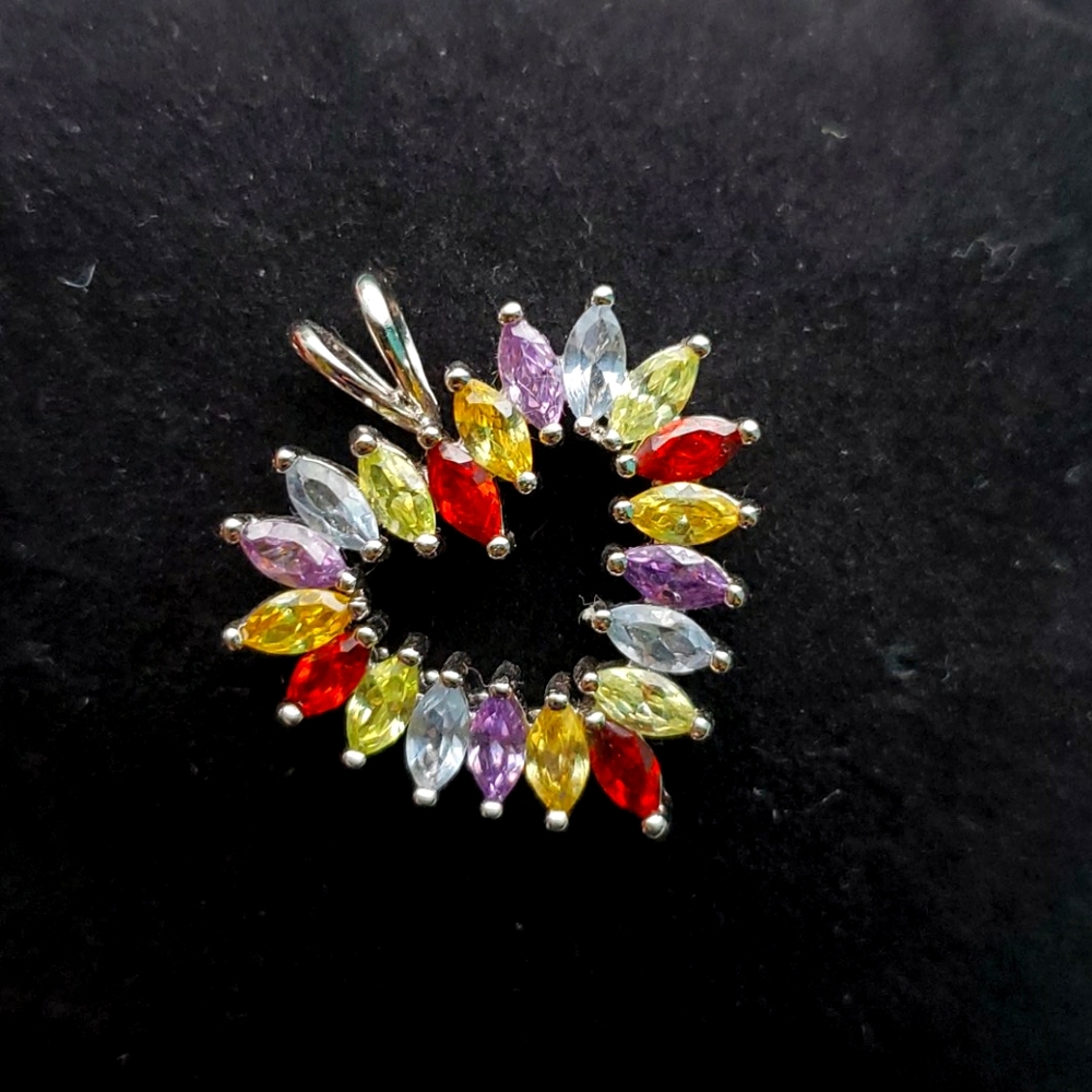 🎄🎁❤ great gift!!! Statement pendant